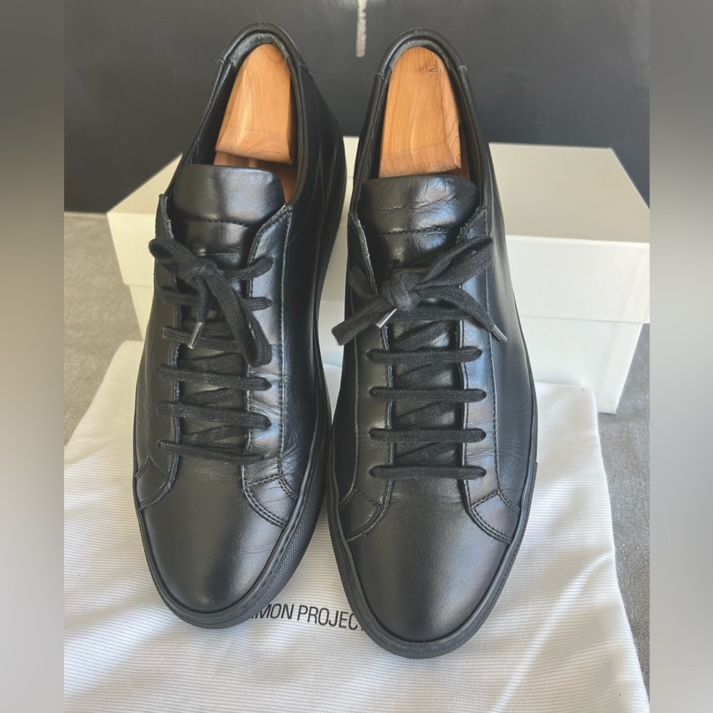 Common Projects PRE-OWNED Achilles low top leather sneakers, Men Size 42, Black